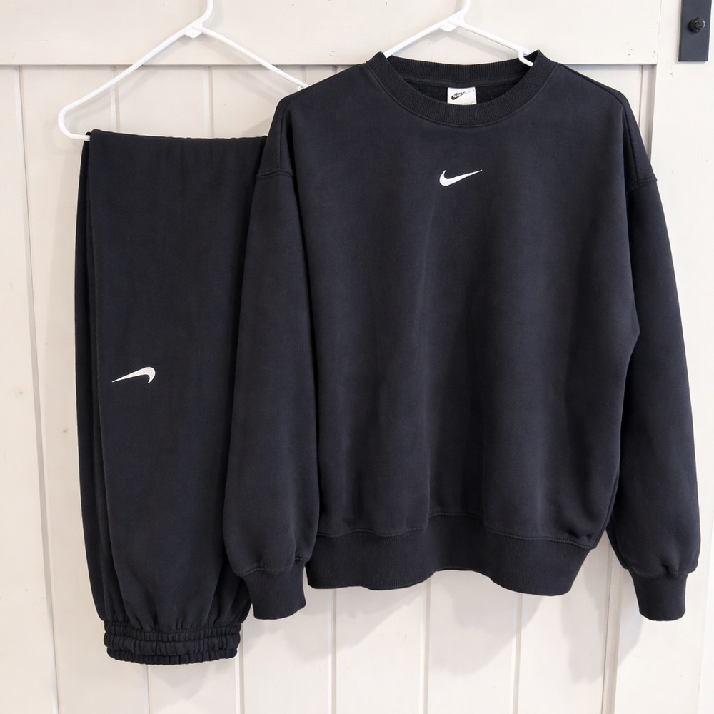 Nike Women's Black Crewneck and Pants Set